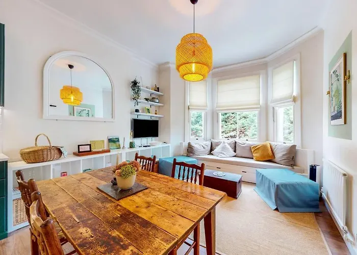 Beautiful 1 Bedroom Apartment In Shepards Bush