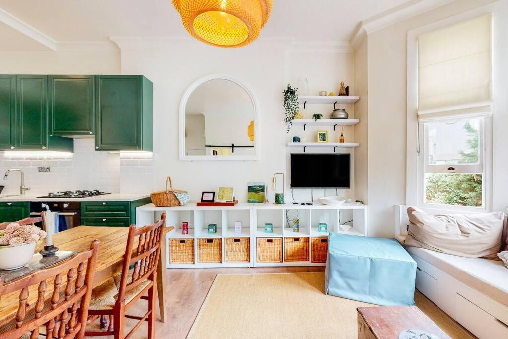 Beautiful 1 Bedroom In Shepards Bush Appartamento Londra