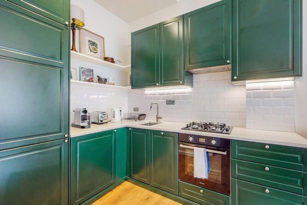 Beautiful 1 Bedroom In Shepards Bush * Londra
